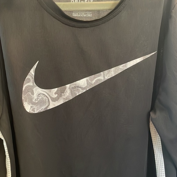 Nike Dri-Fit Long Sleeve Kids Size L - Picture 11 of 12